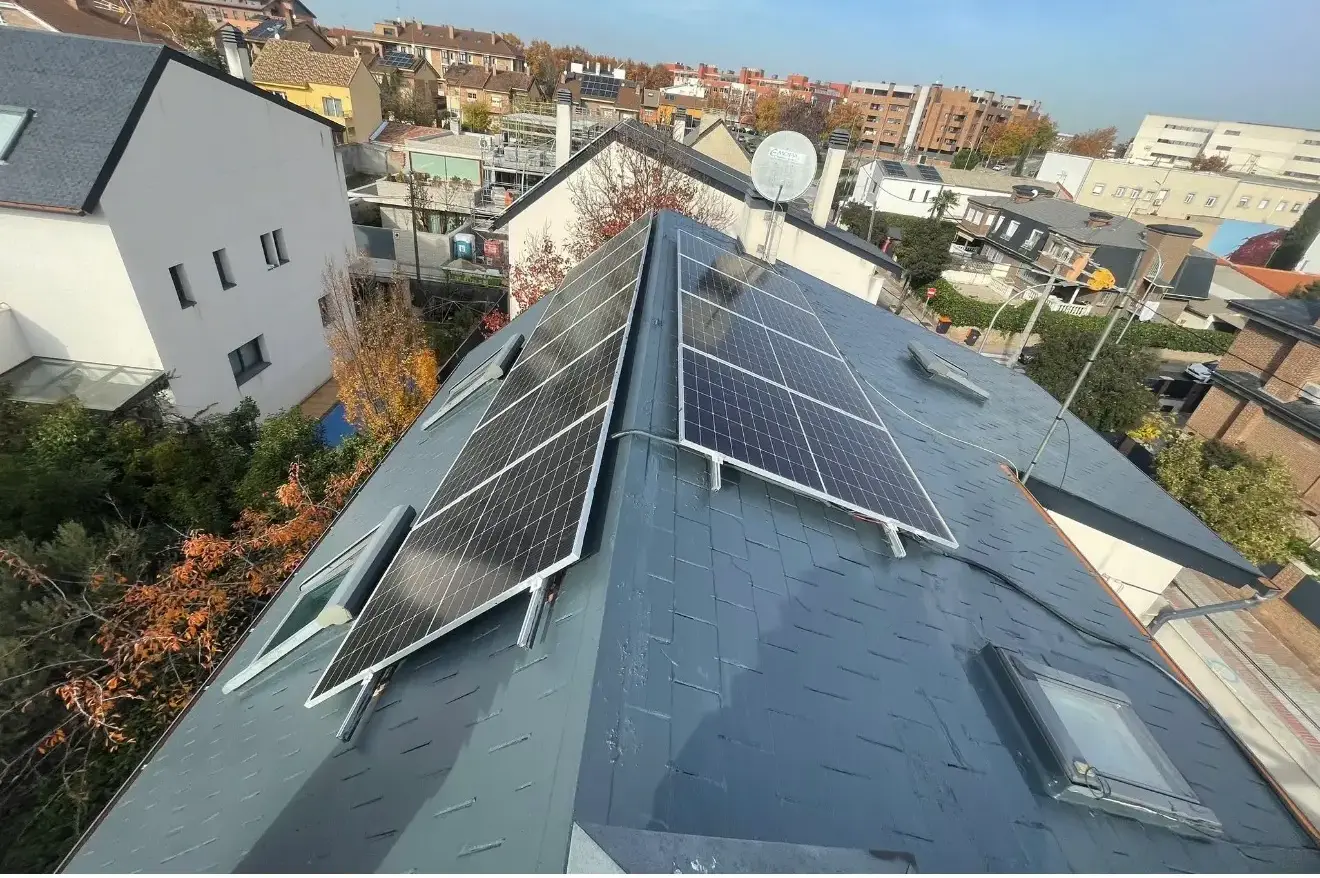 Renovación y pintura de tejados (revestimiento protector)