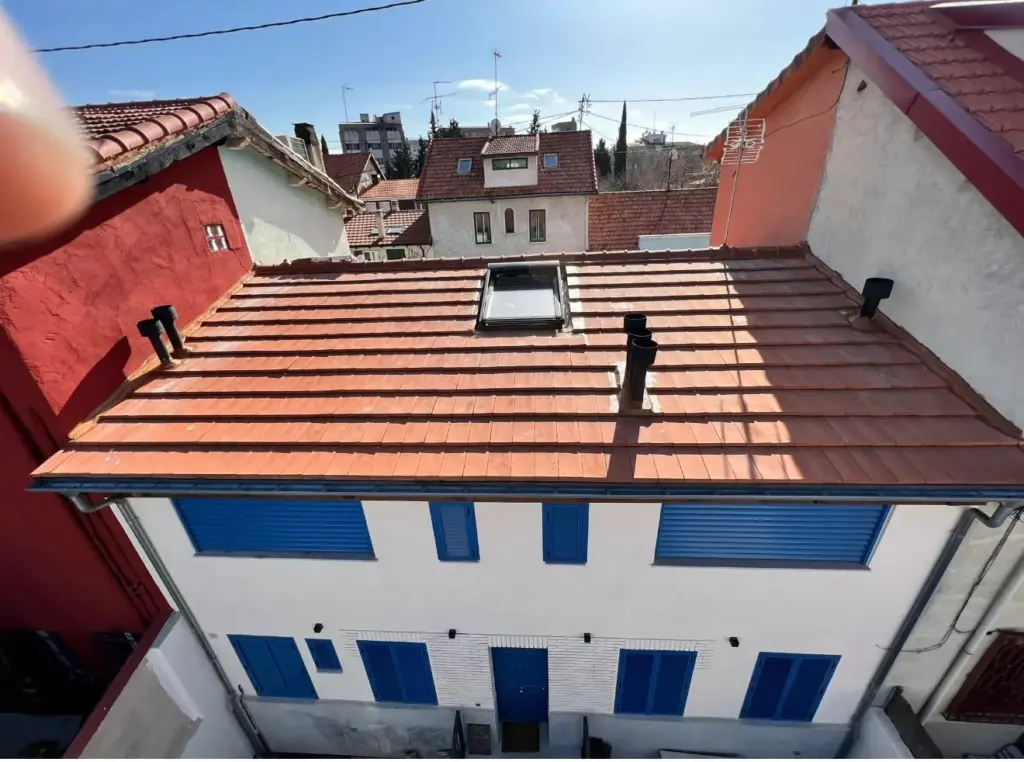 Filtraciones en chimeneas, cumbreras y encuentros​